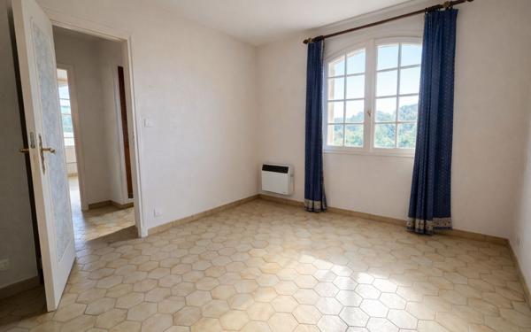 Maison à vendre    6 pièces •  Villeneuve-lès-Avignon