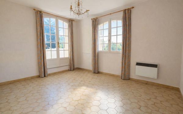 Maison à vendre    6 pièces •  Villeneuve-lès-Avignon