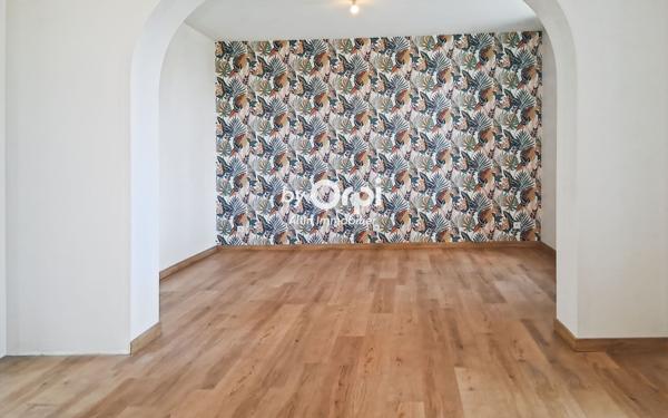 Maison à vendre    7 pièces •  Montluçon