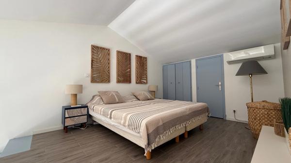 Appartement à vendre 3 pièces dernier étage avec garage et parking SAINT RAPHAEL (83)