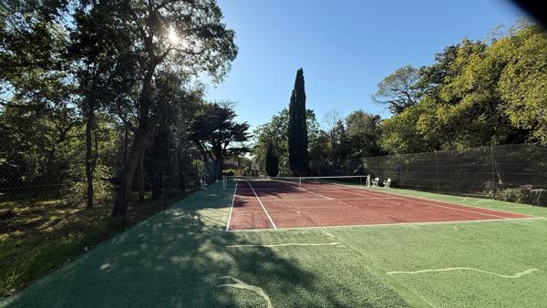 Appartement à vendre 3 pièces dernier étage avec garage et parking SAINT RAPHAEL (83)