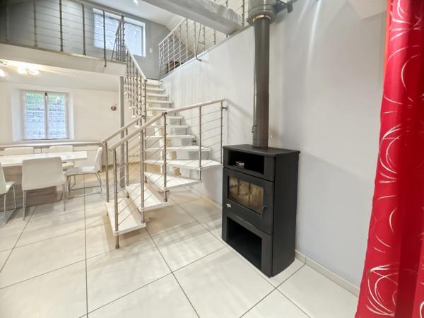 Maison rénovée 6 pièces sous sol total piscine