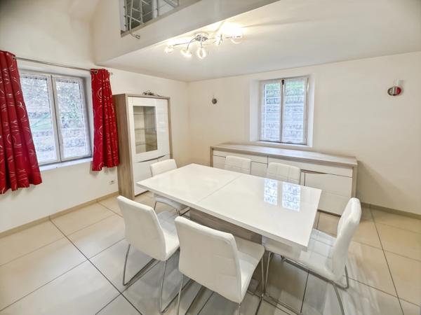 Maison rénovée 6 pièces sous sol total piscine