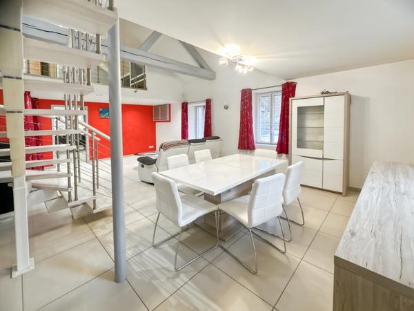 Maison rénovée 6 pièces sous sol total piscine