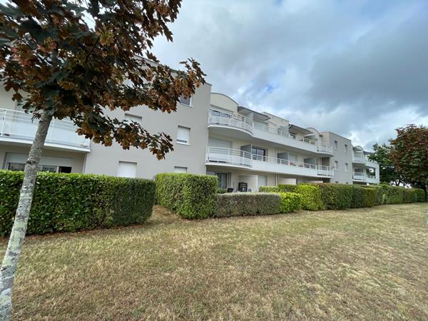 Appartement T2 exposé Sud, proche des commerces, cave et stationnement