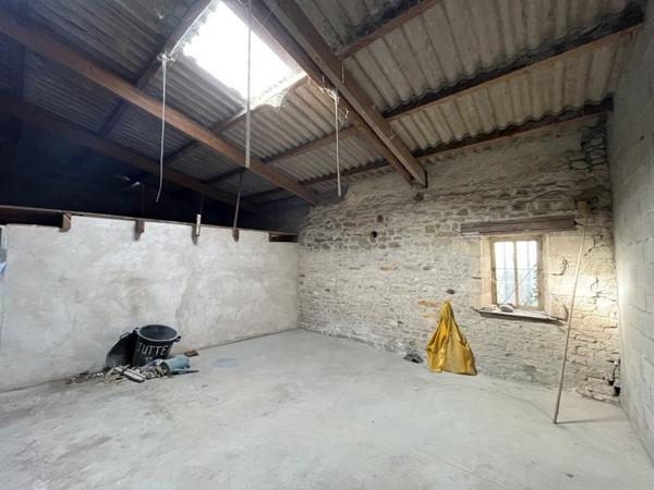 Grange à vendre |  Marans |  2 pièces | 135 m²