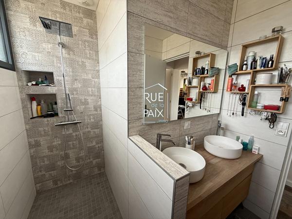 86100 CHATELLERAULT MAISON RÉNOVÉE DE 104 m² (4 pièces)? CHÂTELLERAULT (86100)