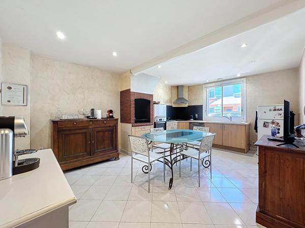 Maison de ville de 188m2 avec jardin et piscine