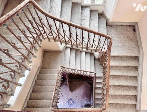 LE CHATEAU D'ORFEUILLE : Un Joyau de Pierre au Cœur du Nord Lozère