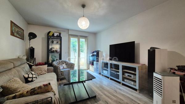 Appartement à vendre 3 pièces ETAMPES (91) Rez-de-jardin avec terrasse – 2 stationnements - Proche gare- Quartier Saint-Gilles