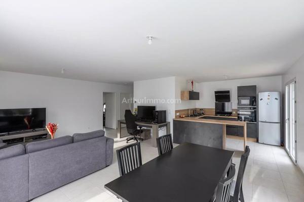 Vente Maison 2 pièces 77 m2 à Groslée-Saint-Benoit