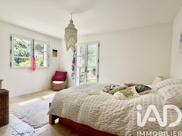 Maison à vendre 6 pièces 160 m² Nîmes