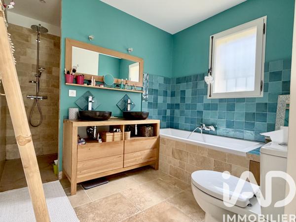 Maison à vendre 6 pièces 160 m² Nîmes
