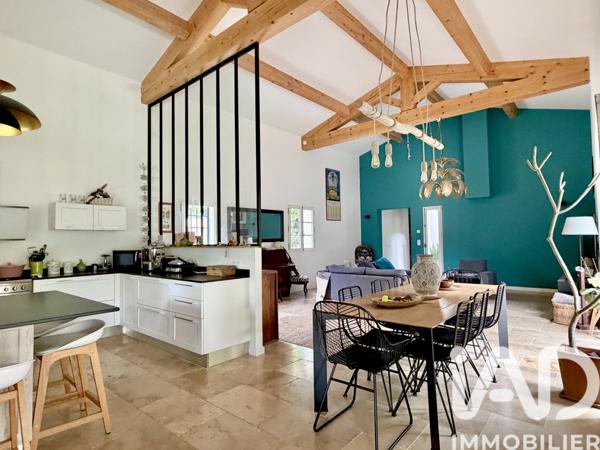 Maison à vendre 6 pièces 160 m² Nîmes