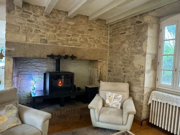 AUTHENTIQUE PROPRIÉTÉ EN PIERRE ENTOUREE DE SON MAGNIFIQUE PARC