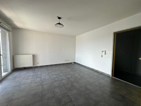 A VENDRE 13002 MARSEILLE IMMEUBLE NEOCIEL APPARTEMENT T3 DE 60M² AVEC TERRASSE ET GARAGE