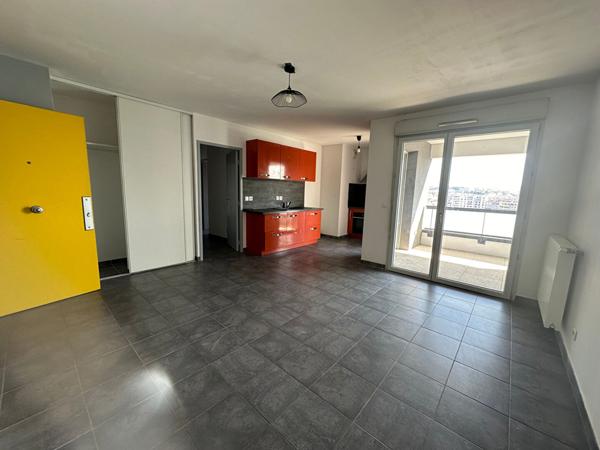 A VENDRE 13002 MARSEILLE IMMEUBLE NEOCIEL APPARTEMENT T3 DE 60M² AVEC TERRASSE ET GARAGE