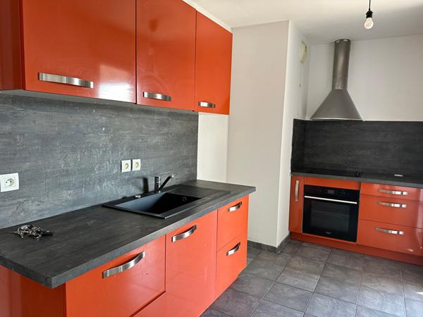 A VENDRE 13002 MARSEILLE IMMEUBLE NEOCIEL APPARTEMENT T3 DE 60M² AVEC TERRASSE ET GARAGE