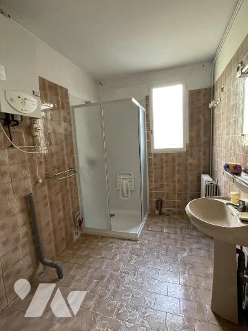 EXCLUSIVITE DE VOTRE NOTAIRE : maison et atelier avec grand jardin