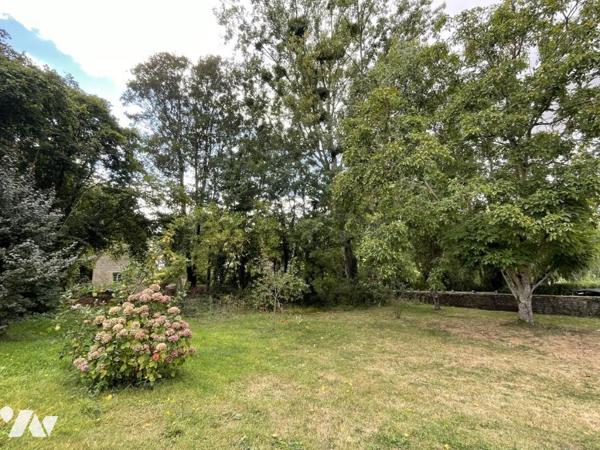 EXCLUSIVITE DE VOTRE NOTAIRE : maison et atelier avec grand jardin