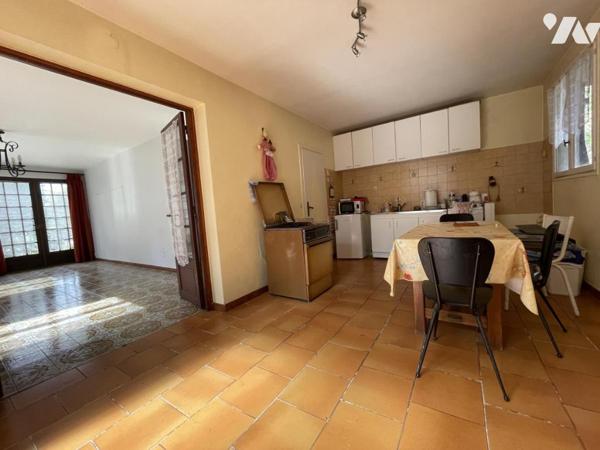 EXCLUSIVITE DE VOTRE NOTAIRE : maison et atelier avec grand jardin