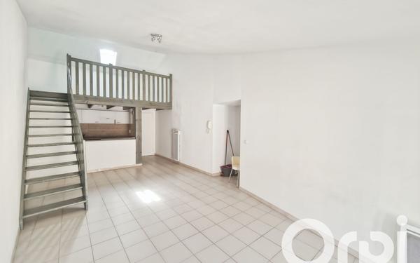 Immeuble à vendre    10 pièces •  Pont-Saint-Esprit