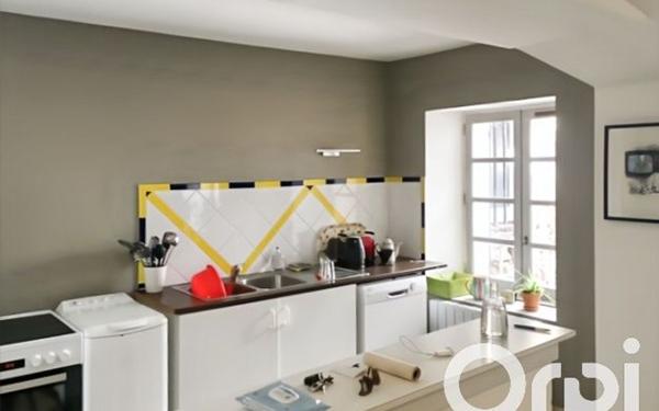 Immeuble à vendre    10 pièces •  Pont-Saint-Esprit