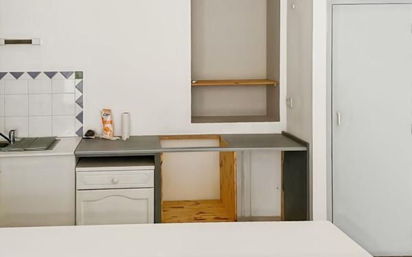 Immeuble à vendre    10 pièces •  Pont-Saint-Esprit