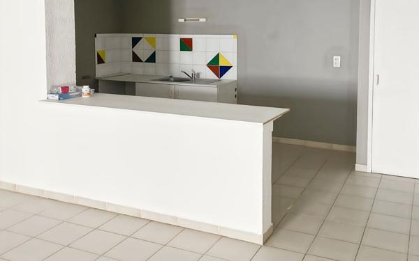 Immeuble à vendre    10 pièces •  Pont-Saint-Esprit