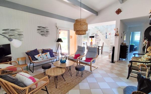 Maison à vendre    5 pièces •  Marseillan