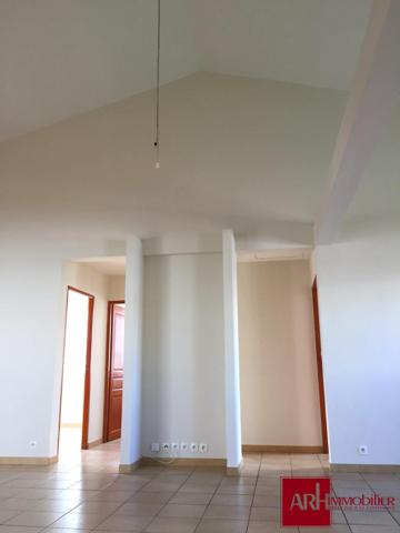 A vendre - Immeuble professionnel avec logement F4 indépendant – 230 m² – Parking – Zone d’activité
