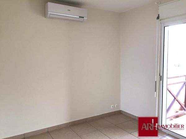 A vendre - Immeuble professionnel avec logement F4 indépendant – 230 m² – Parking – Zone d’activité