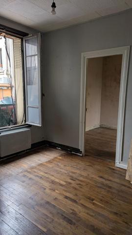 LE BOURGET Appartement  T2, 27m2, 1 chambre, 1 cuisine, 1 salle d'eau, 1 wc  travaux à prévoir