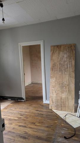 LE BOURGET Appartement  T2, 27m2, 1 chambre, 1 cuisine, 1 salle d'eau, 1 wc  travaux à prévoir