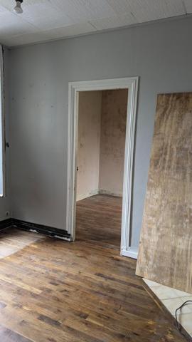 LE BOURGET Appartement  T2, 27m2, 1 chambre, 1 cuisine, 1 salle d'eau, 1 wc  travaux à prévoir