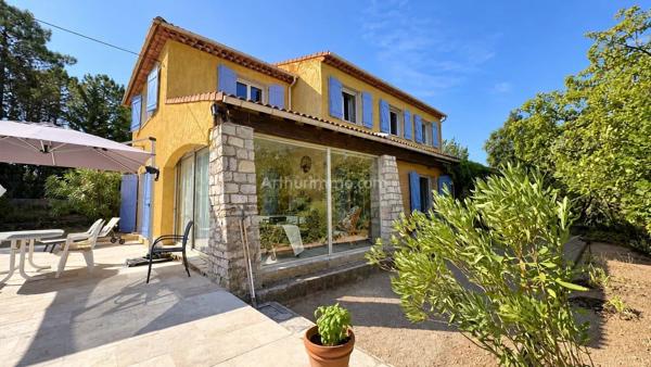 Vente                                                      Maison
                        
                     6 pièces                      218 m2                     à Vidauban
