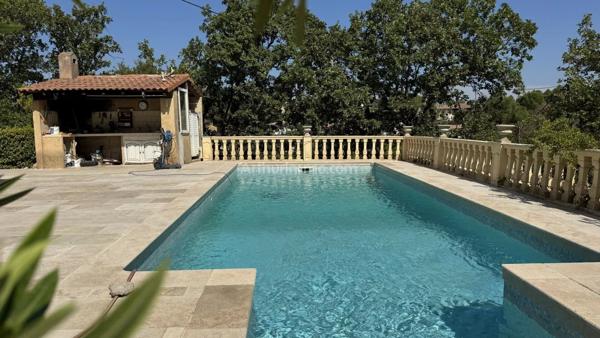 Vente                                                      Maison
                        
                     6 pièces                      218 m2                     à Vidauban
