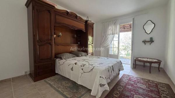 Vente                                                      Maison
                        
                     6 pièces                      218 m2                     à Vidauban