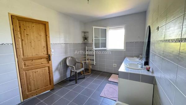 Vente                                                      Maison
                        
                     6 pièces                      218 m2                     à Vidauban