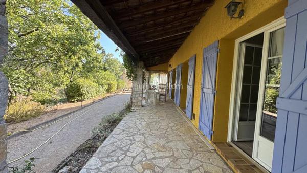 Vente                                                      Maison
                        
                     6 pièces                      218 m2                     à Vidauban