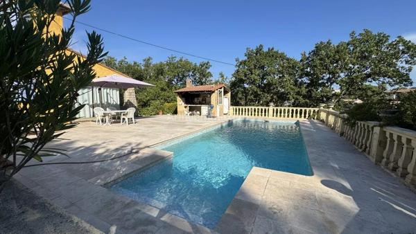 Vente                                                      Maison
                        
                     6 pièces                      218 m2                     à Vidauban