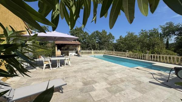 Vente                                                      Maison
                        
                     6 pièces                      218 m2                     à Vidauban