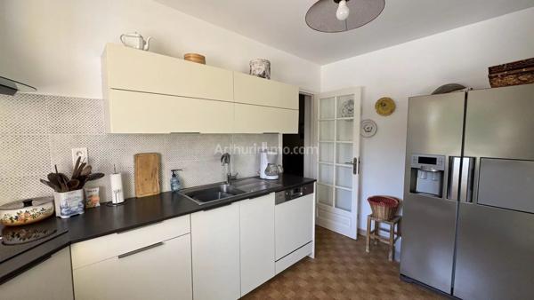 Vente                                                      Maison
                        
                     6 pièces                      218 m2                     à Vidauban