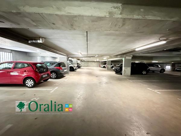 Parking · Location Bordeaux (33800)