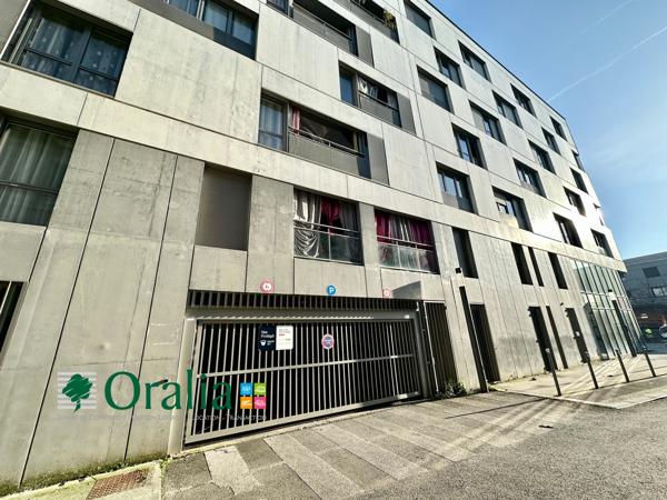 Parking · Location Bordeaux (33800)