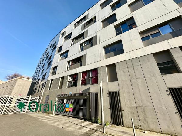 Parking · Location Bordeaux (33800)