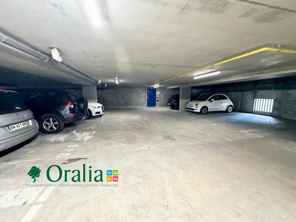 Parking · Location Bordeaux (33800)