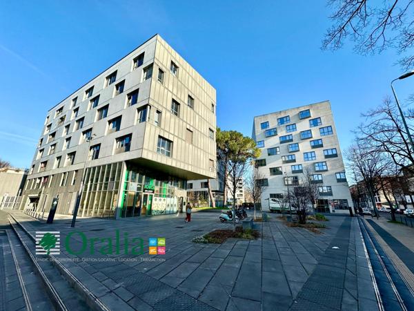 Parking · Location Bordeaux (33800)