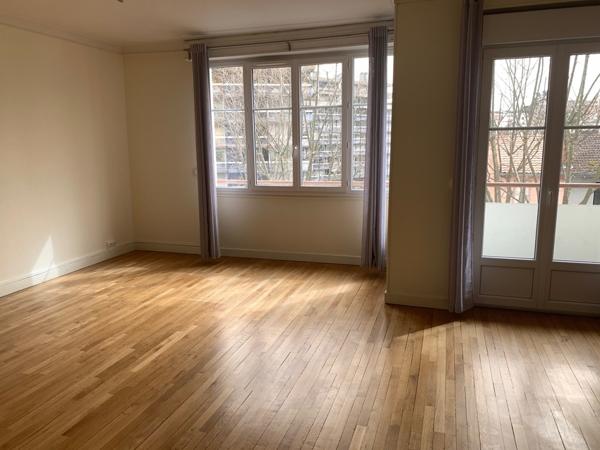 Chamalières, Appartement de 82 m 2 de 880 € CC