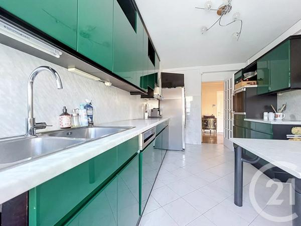 Appartement F4 à vendre  4 pièces - 110 m 2   MARSEILLE  - 13008